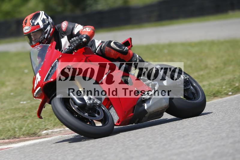 Archiv-2025/27 12.06.2025 Ducati Schweiz Trackday Warmup  ADR/gelb-jeaune/44
